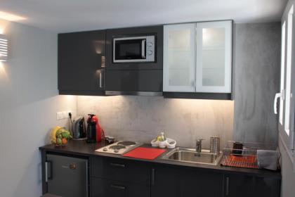 Apartment in the Centre of Athens - image 8