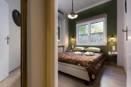 Vintage Apartment in the Heart of Plaka - image 11