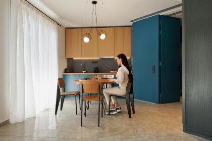 Syntagma Square Modern Apartments - image 17