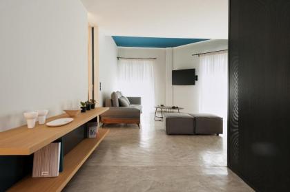 Syntagma Square Modern Apartments - image 20