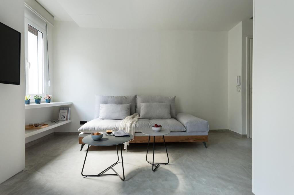 Syntagma Square Modern Apartments - image 4