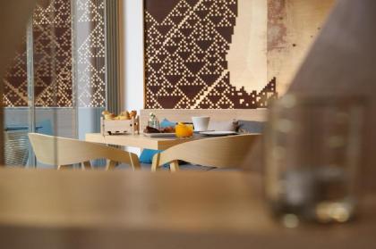 Athens Lodge - image 13