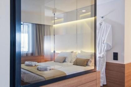 Athens Lodge - image 5