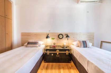 Renovated 3 bedroom apt with Acropolis View - image 13