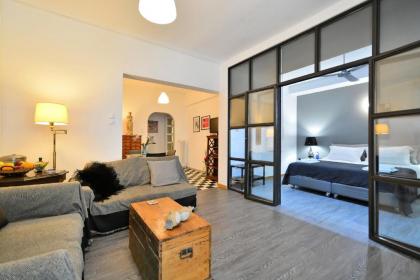 Plaka Elegant Apartment - image 1
