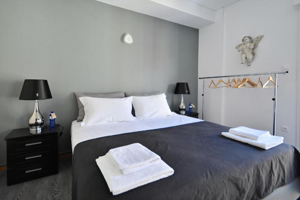 Plaka Elegant Apartment - image 4