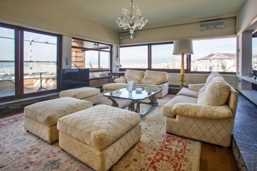 Exclusive apt with panoramic views! - ST8 - main image