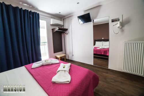 Mansion Hotel - image 2