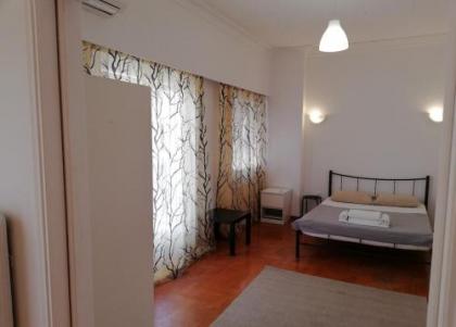 Sfiggos 54 Guest House - image 6