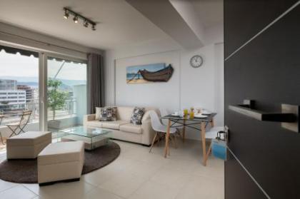 Alekos Apartments 1 Νetflix - image 1