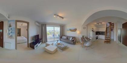 Alekos Apartments 1 Νetflix - image 8
