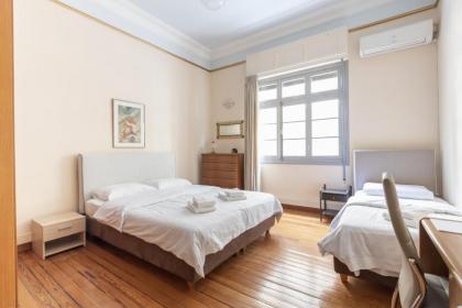 Ideal 4 bdr Apartment in Plaka for 10! Athens