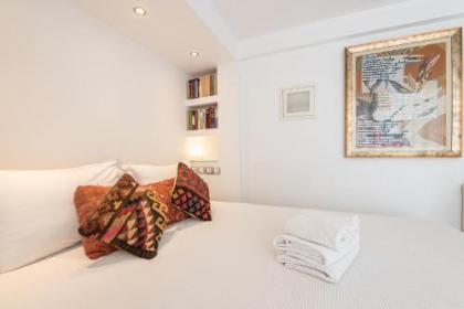 A Room with a View - image 6
