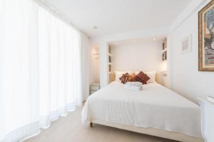 A Room with a View - image 9