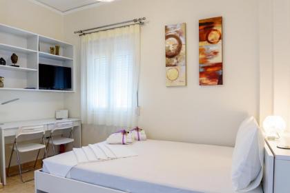 Lovely Petit Apt in Athens - image 13
