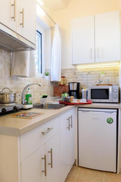 Lovely Petit Apt in Athens - image 18