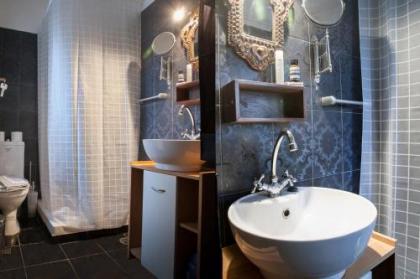 Artistic 2 bedroom apt in Athens centre! LA1 - image 16