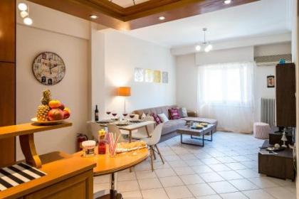 Pisces - City Center Apartment - image 10