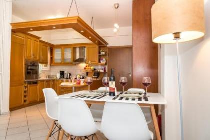 Pisces - City Center Apartment - image 12