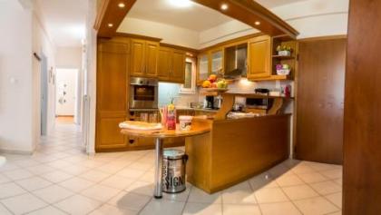 Pisces - City Center Apartment - image 13
