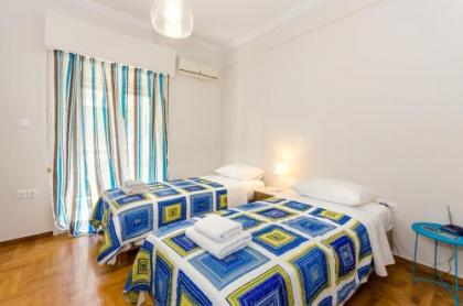 Pisces - City Center Apartment - image 6
