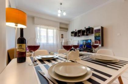 Pisces - City Center Apartment - image 8