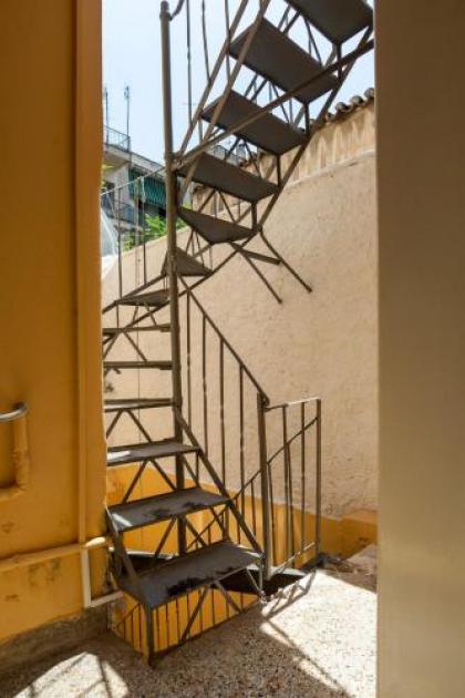Athens central apt with roof top - EP9G - image 9