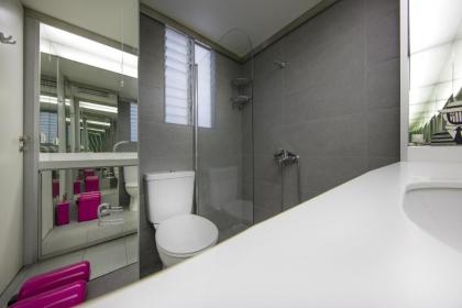 Artistic apartment next to everything - image 15