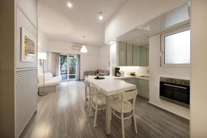 Artistic apartment next to everything - image 6