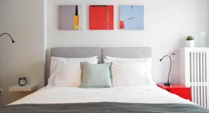 Modern Downtown Flat near the Acropolis by UPSTREET - image 10