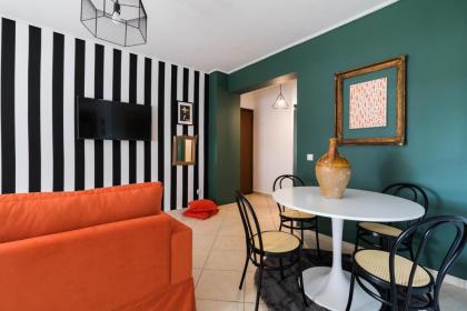 Athenian Stylish 2 bdrm Apartment - image 14