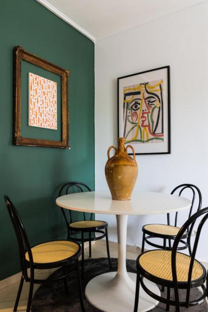 Athenian Stylish 2 bdrm Apartment - image 18
