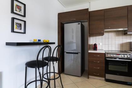 Athenian Stylish 2 bdrm Apartment - image 6