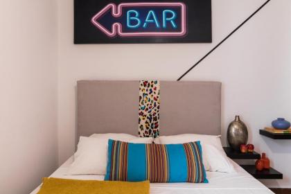 Athenian Stylish 2 bdrm Apartment - image 8