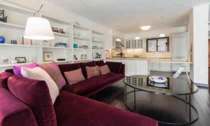 Pantheon Luxurious Flat - image 11