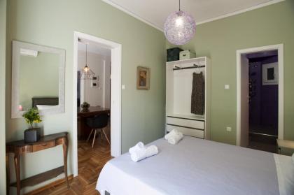 Modern-Vintage apartment by Acropolis museum - image 18