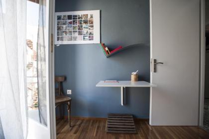 Modern-Vintage apartment by Acropolis museum - image 19