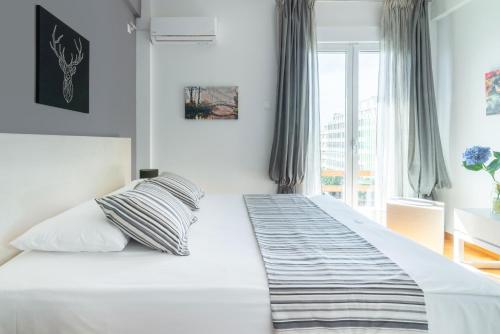 Zeus by Heloni Apartments - image 2