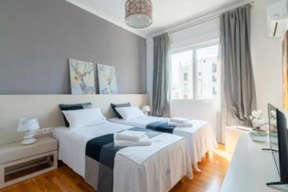 Zeus by Heloni Apartments - image 3