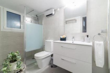 Zeus by Heloni Apartments - image 4