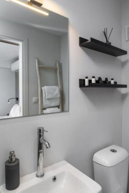 Athens City Center Apartment - image 15