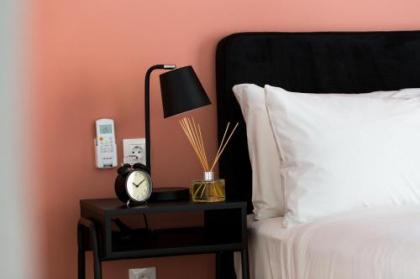 Urban Chic 1BD Apartment in Hilton district by UPSTREET - image 9