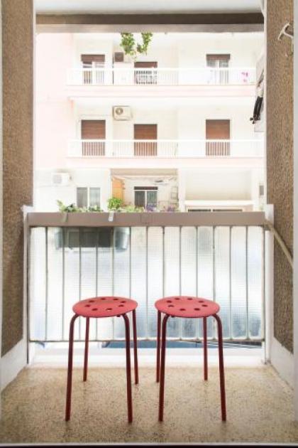 Athens spacious apartment - image 9