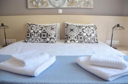 Hadrian by Heloni Apartments - image 4