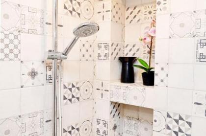 Hadrian by Heloni Apartments - image 5