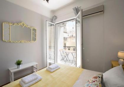 Attractive Flat near the Acropolis Museum & Metro Station by Athenian Homes - image 3
