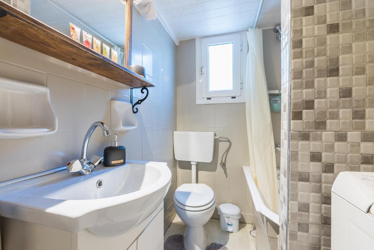 Lovely 1 bedroom apartment in Athens - image 3