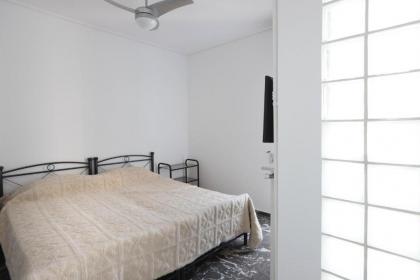 Eva's Urban Apt in Athens 6' to Transit Station - image 11