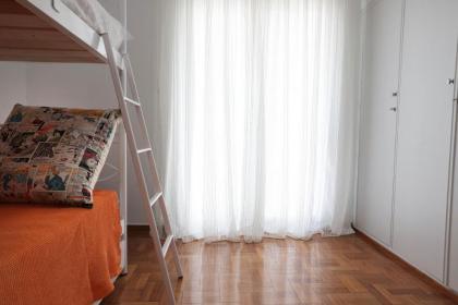 Eva's Urban Apt in Athens 6' to Transit Station - image 12