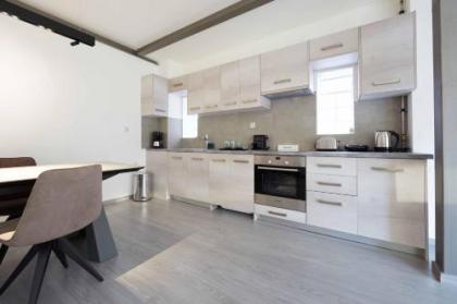 Athenian Residences - image 16